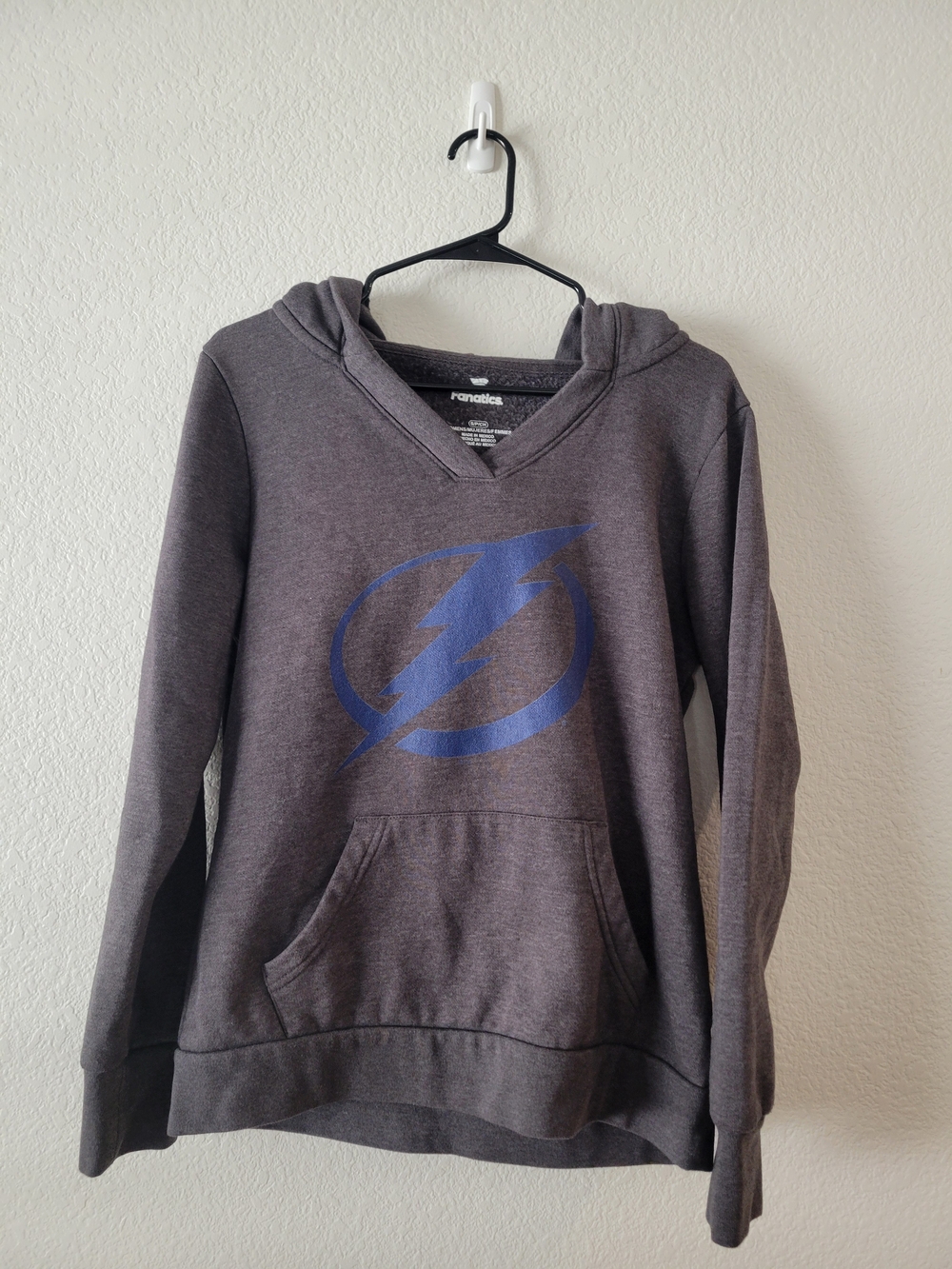 Fanatics Tampa Bay Lightning Women's V-Neck Hoodie with Blue Lightning Logo